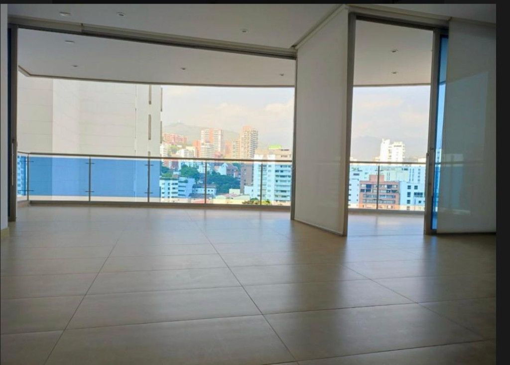 Apartamento en arriendo Valle Del Cauca Cali Normandía 200 m2 Habitaciones 3 Baños 4 Garajes 2 Precio $7500000