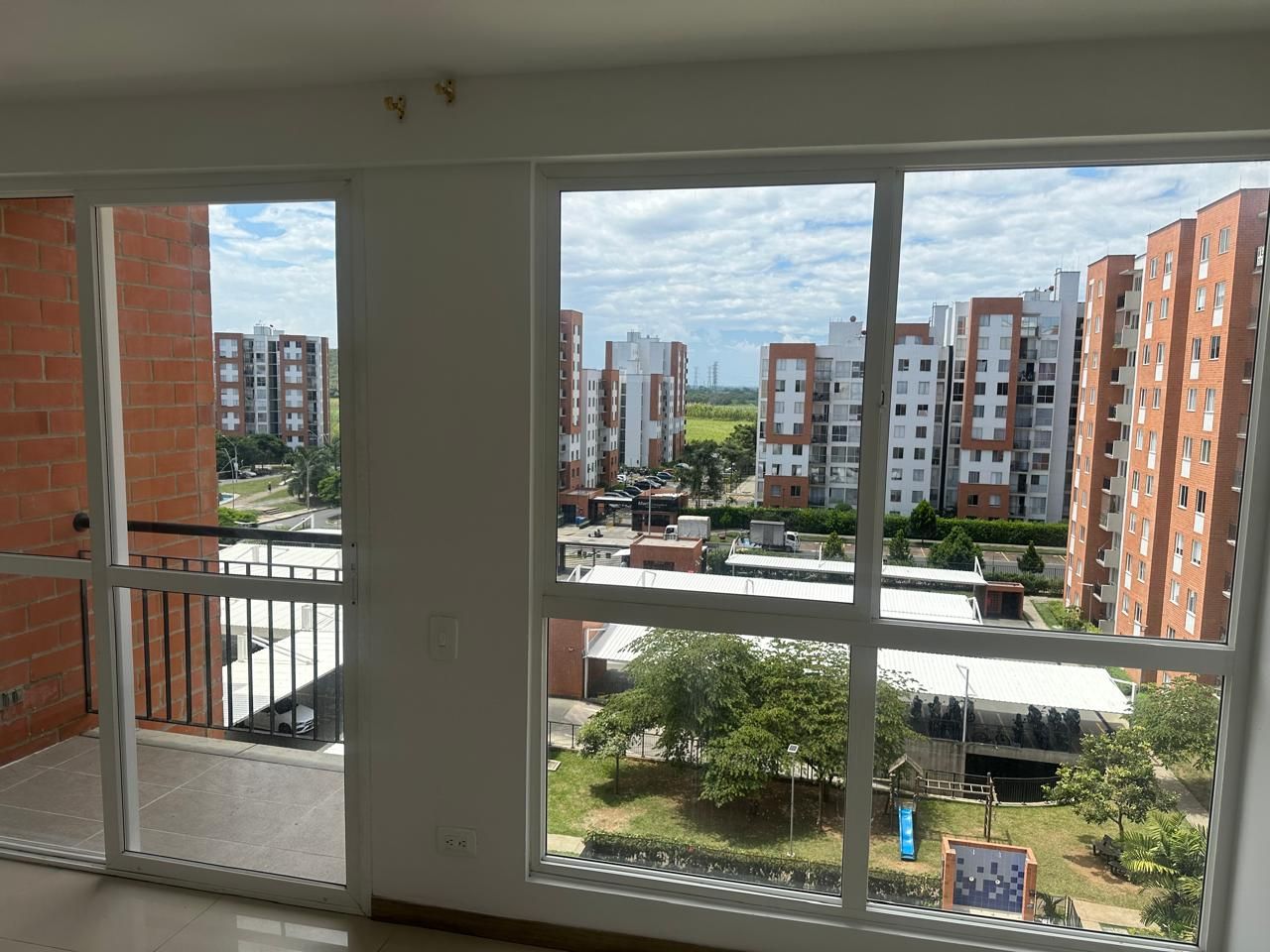 Apartamento en arriendo Valle Del Cauca Cali Conjunto Residencial Jade 61 m2 Habitaciones 3 Baños 2 Garajes 1 Precio $1600000