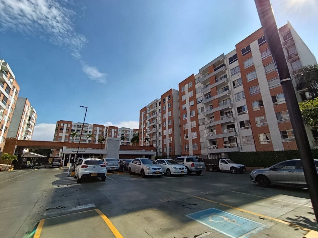 Apartamento en arriendo Valle Del Cauca Cali Ciudad Real 80 m2 Habitaciones 3 Baños 2 Garajes 1 Precio $2050000