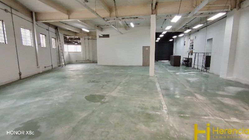 Bodega en arriendo o venta Antioquia Sabaneta Ancon Sur 809 m2 Habitaciones 0 Baños 7 Garajes 0 Precio venta $4600000000 Precio arriendo $28000000