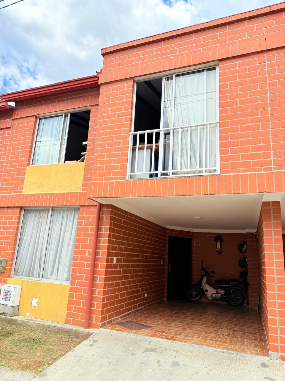 Casa en venta Cauca Popayán Cr Entre Pinos 85 m2 Habitaciones 3 Baños 3 Garajes 1 Precio $420000000