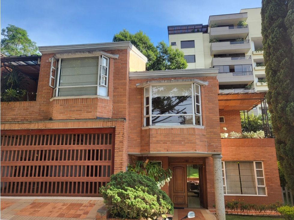 Casa en venta Antioquia Medellín Las Lomas No2 360 m2 Habitaciones 4 Baños 4 Garajes 2 Precio $1800000000