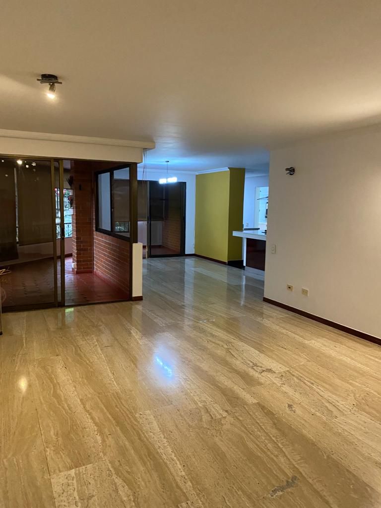 Apartamento en venta Valle Del Cauca Cali Juanambú 184 m2 Habitaciones 3 Baños 4 Garajes 2 Precio $620000000