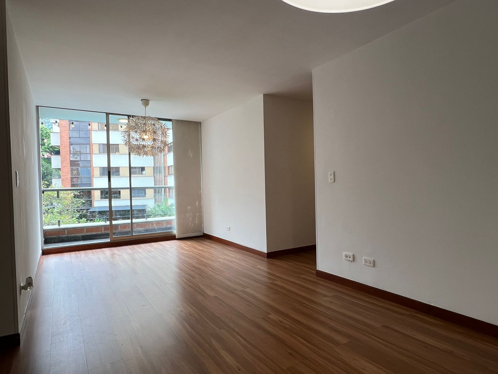Apartamento en arriendo Antioquia Medellín Villanueva 88 m2 Habitaciones 3 Baños 3 Garajes 1 Precio $3950000