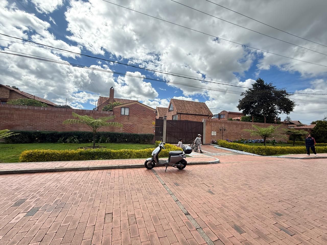 Casa en venta Cundinamarca Bogotá San José De Bavaria 210 m2 Habitaciones 3 Baños 4 Garajes 3 Precio $1400000000