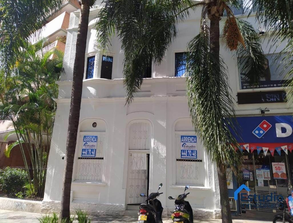 Edificio en venta Antioquia Medellín La Candelaria 300 m2 Habitaciones 0 Baños 4 Garajes 0 Precio $1800000000
