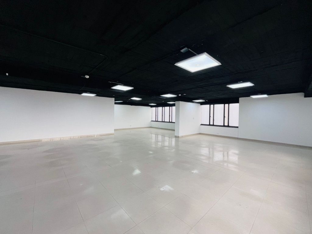 Oficina en arriendo Cundinamarca Bogotá Chapinero Central 127 m2 Habitaciones 0 Baños 0 Garajes 2 Precio $4002000