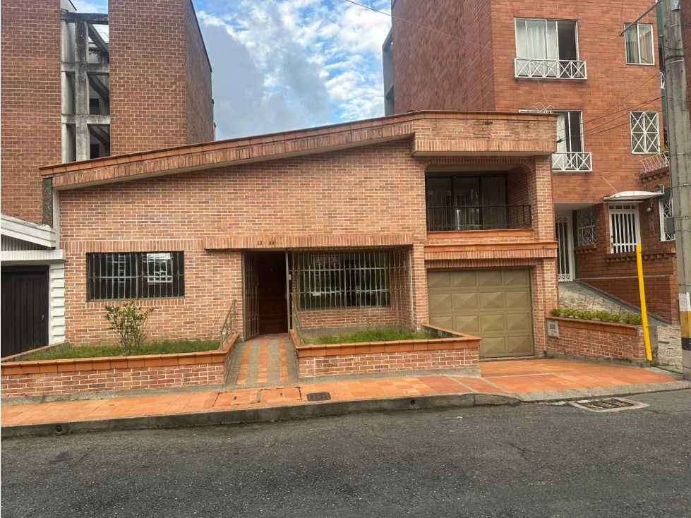 Casa en arriendo Antioquia Medellín Altavista 299 m2 Habitaciones 7 Baños 4 Garajes 1 Precio $8000000