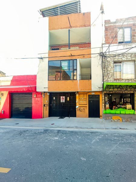 Apartaestudio en arriendo Antioquia Medellín Granada 30 m2 Habitaciones 1 Baños 1 Garajes 0 Precio $1400000