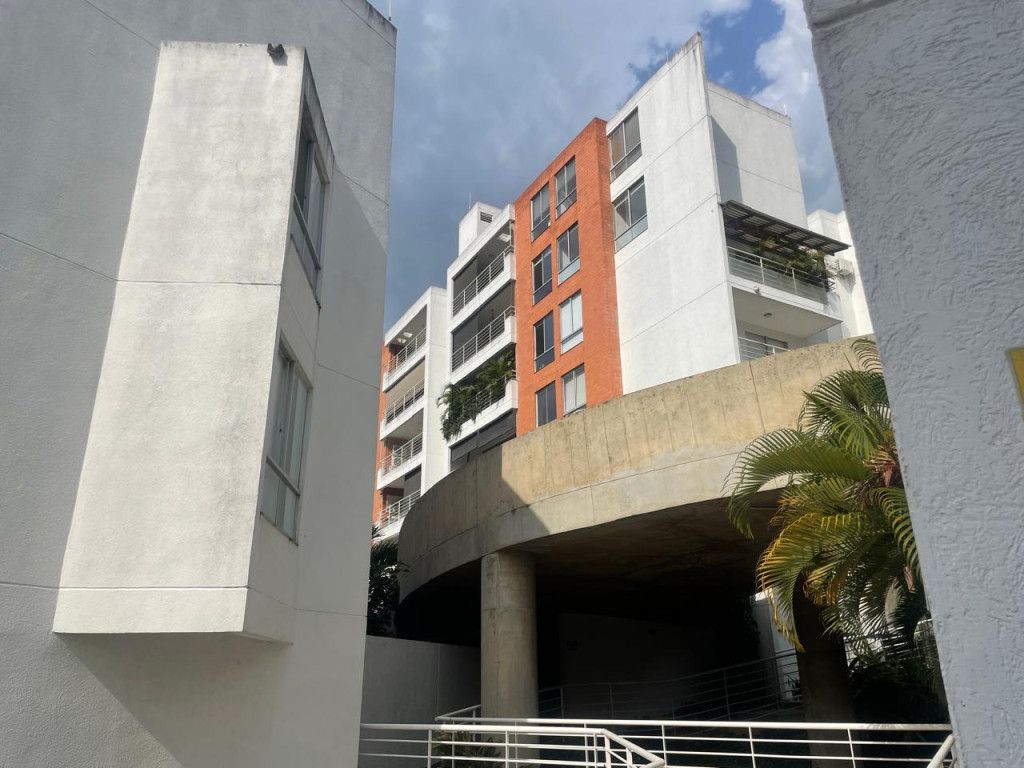 Apartamento en venta Valle Del Cauca Cali Altos De Menga 107 m2 Habitaciones 3 Baños 3 Garajes 2 Precio $630000000