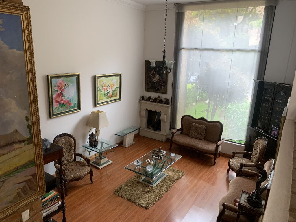 Casa en venta Cundinamarca Bogotá Niza Suba 380 m2 Habitaciones 4 Baños 4 Garajes 4 Precio $1800000000