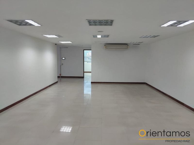 Oficina en arriendo Antioquia Medellín El Castillo 420 m2 Habitaciones 0 Baños 4 Garajes 7 Precio $38544352