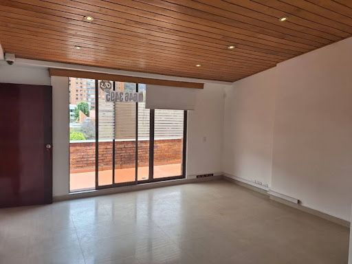 Consultorio en venta Cundinamarca Bogotá Lago Gaitan 155 m2 Habitaciones 0 Baños 4 Garajes 2 Precio $1000000000