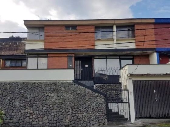 Casa en arriendo Risaralda Pereira Maraya 440 m2 Habitaciones 6 Baños 3 Garajes 2 Precio $4500000
