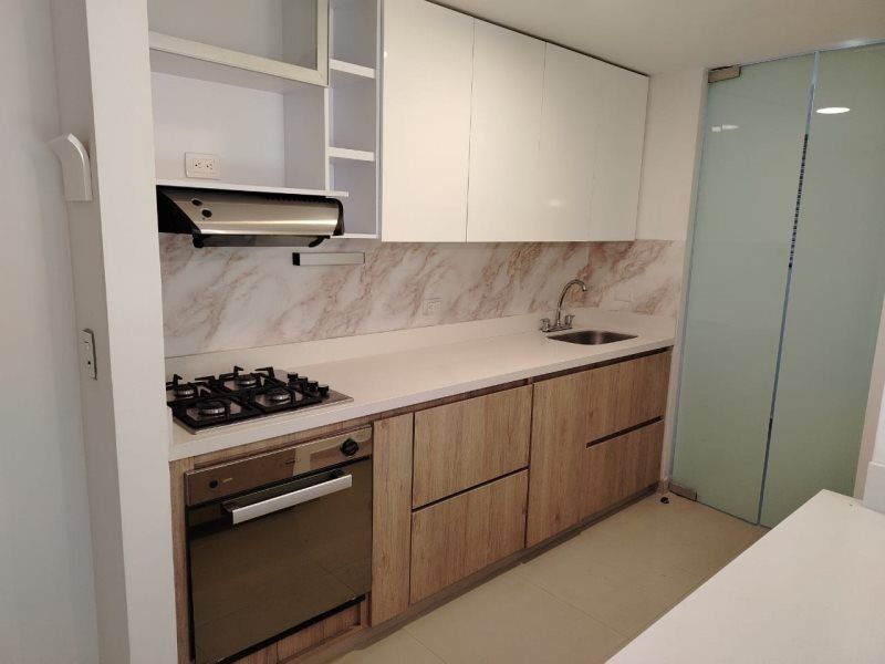 Apartamento en venta Antioquia Envigado Uribe Ángel 100 m2 Habitaciones 3 Baños 2 Garajes 2 Precio $750000000