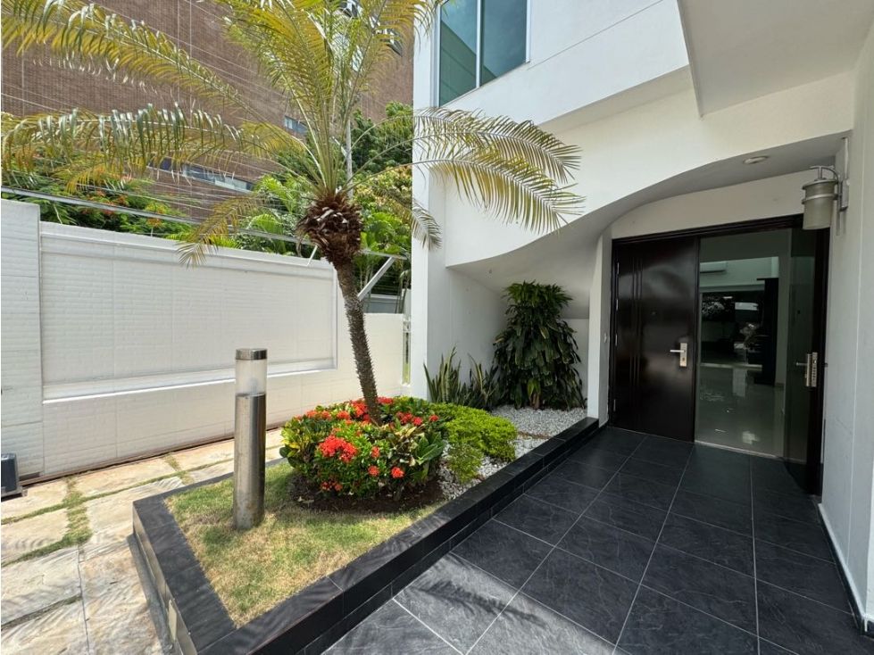 Casa en venta Atlántico Barranquilla Santa Monica 300 m2 Habitaciones 3 Baños 4 Garajes 3 Precio $1100000000