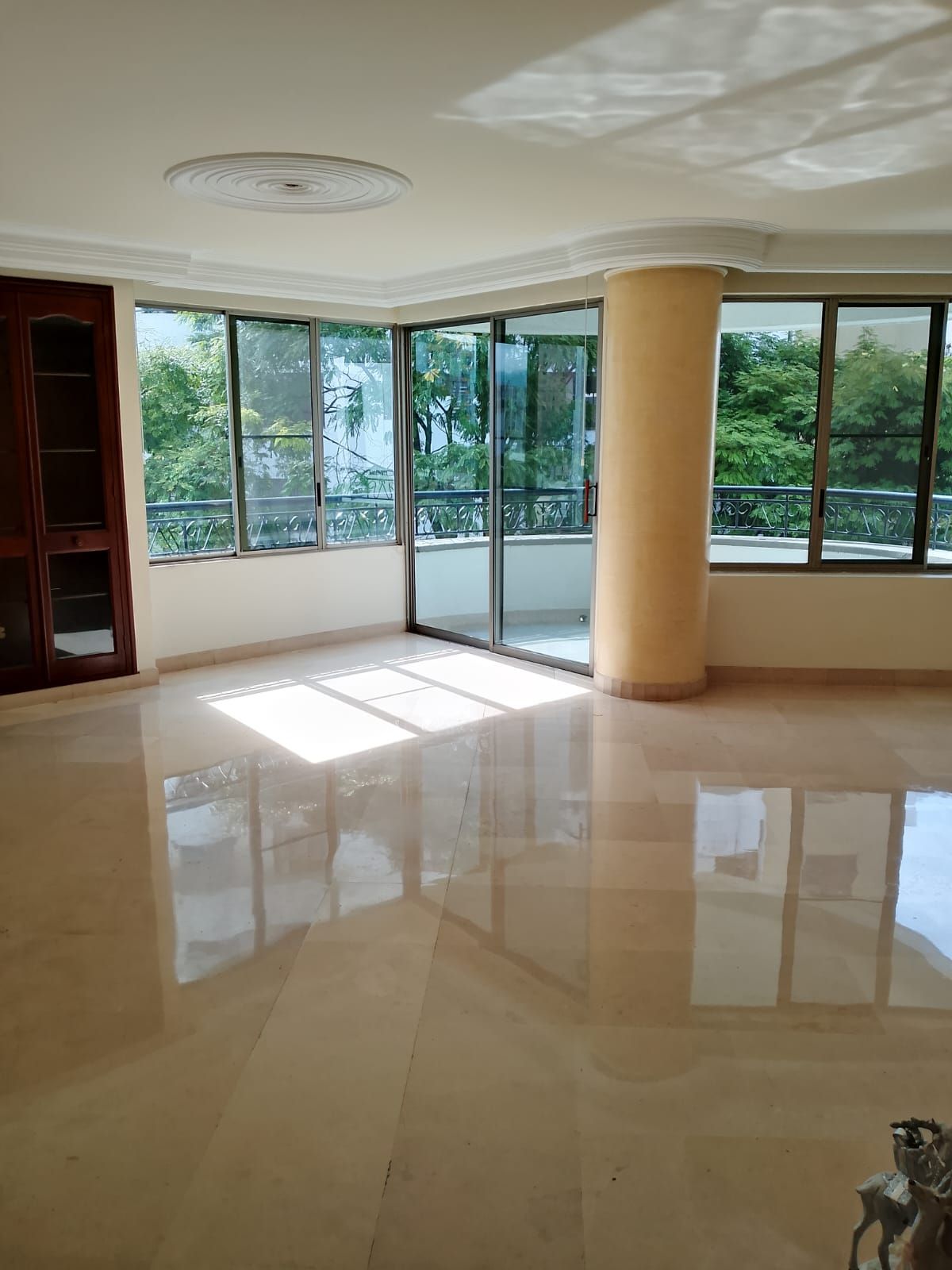 Apartamento en arriendo Risaralda Pereira Pinares Alto 190 m2 Habitaciones 3 Baños 4 Garajes 2 Precio $5150000