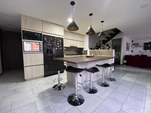 Apartamento en venta Antioquia Envigado Zúñiga 157 m2 Habitaciones 4 Baños 5 Garajes 2 Precio $1050000000