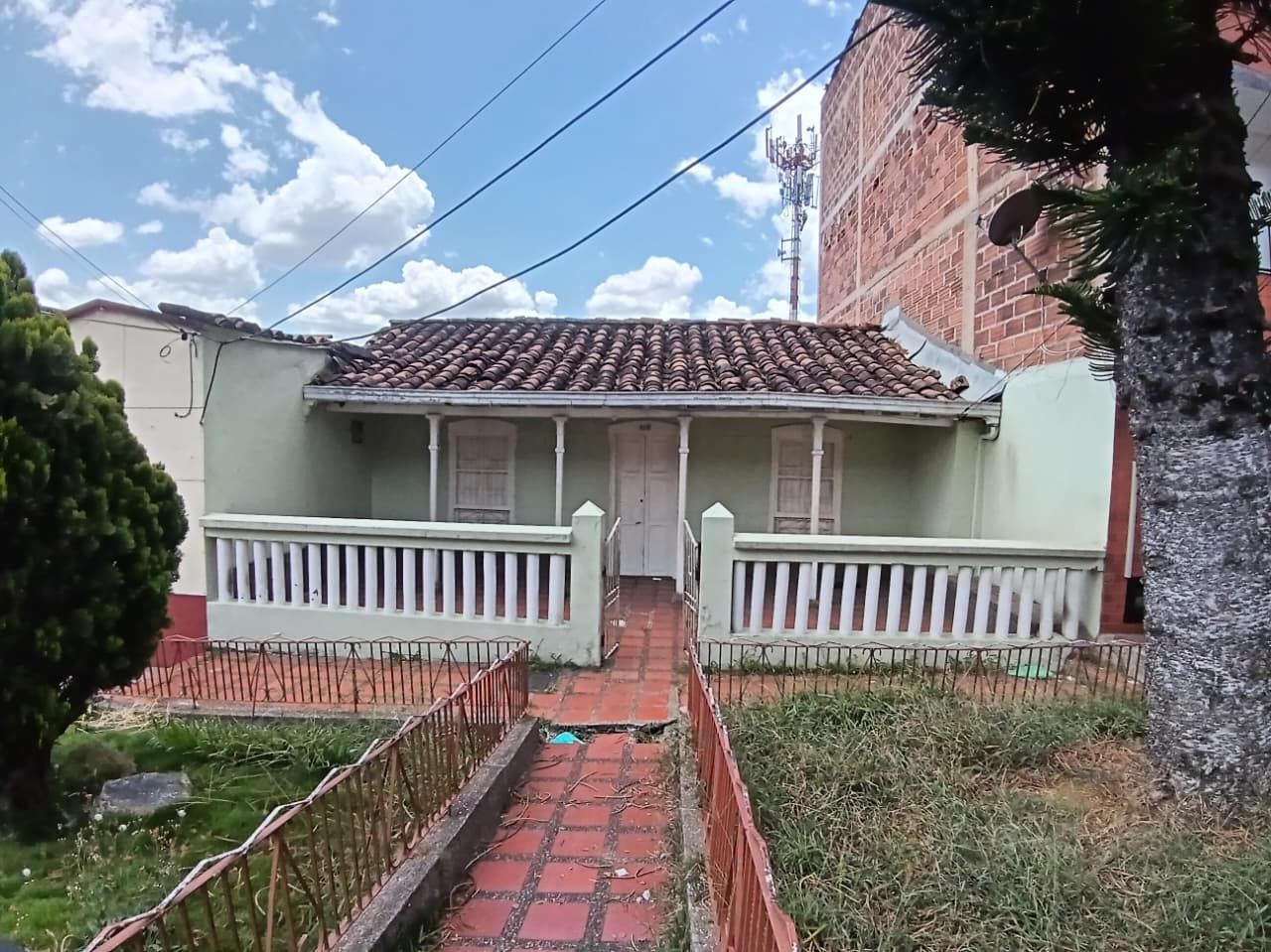 Casa en venta Antioquia Medellín Berlin 220 m2 Habitaciones 4 Baños 1 Garajes 0 Precio $700000000