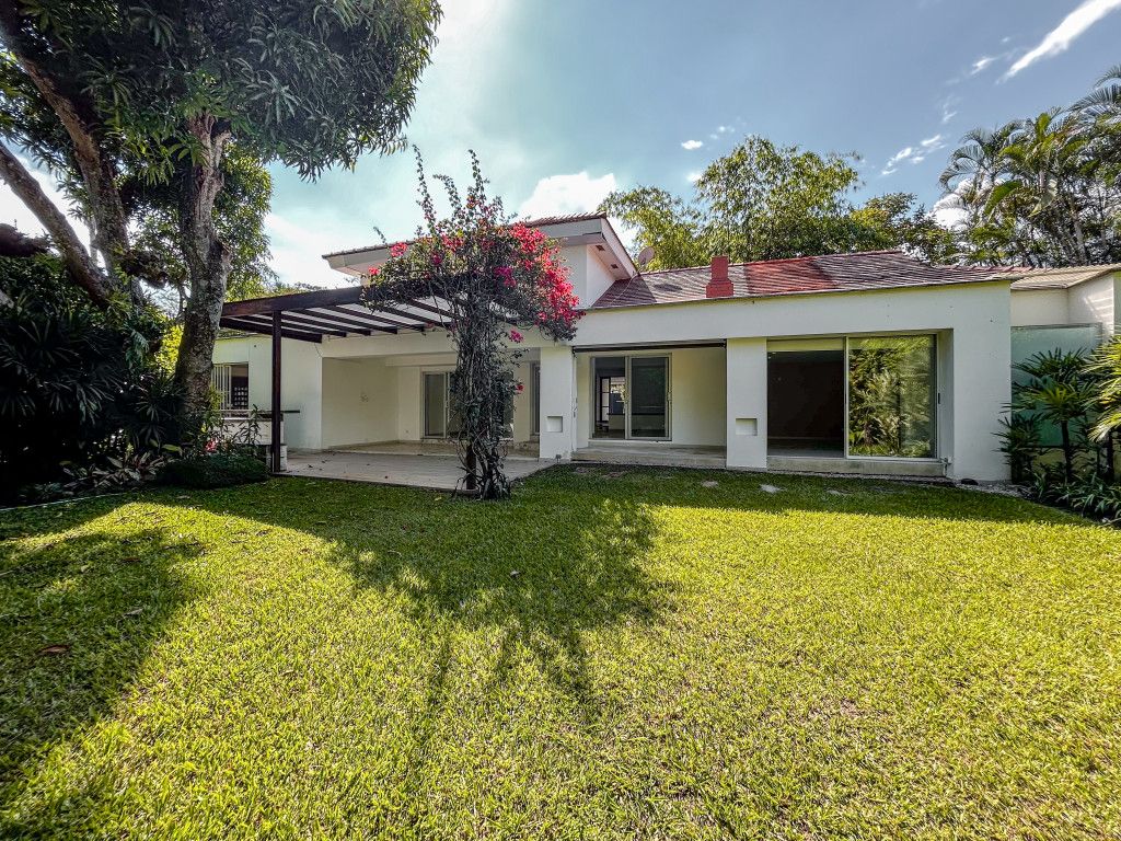 Casa en venta Valle Del Cauca Cali Parcelaciones Pance 460 m2 Habitaciones 5 Baños 6 Garajes 4 Precio $1900000000