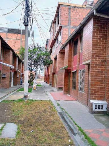 Casa en venta Cundinamarca Bogotá La Esperanza 1 168 m2 Habitaciones 4 Baños 3 Garajes 0 Precio $240000000