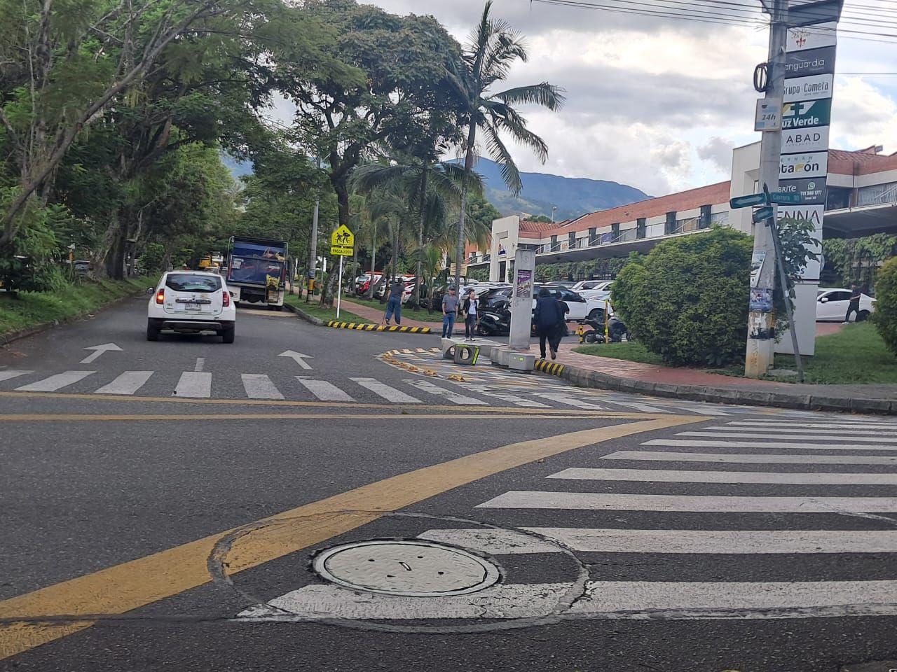 Casa en arriendo Antioquia Medellín Urbanizacion Los Laureles 200 m2 Habitaciones 4 Baños 3 Garajes 0 Precio $10000000