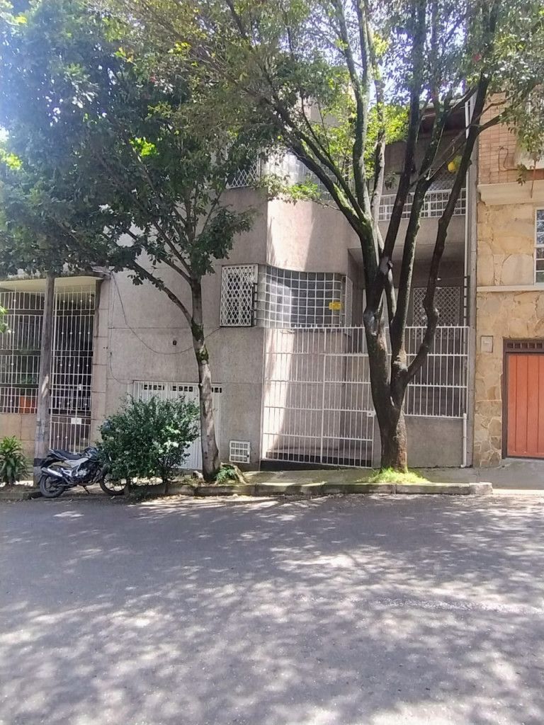 Casa en venta Antioquia Medellín Prado 367 m2 Habitaciones 4 Baños 3 Garajes 1 Precio $850000000