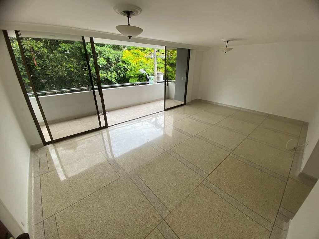 Apartamento en arriendo Antioquia Medellín Patio Bonito 110 m2 Habitaciones 3 Baños 2 Garajes 1 Precio $3500000