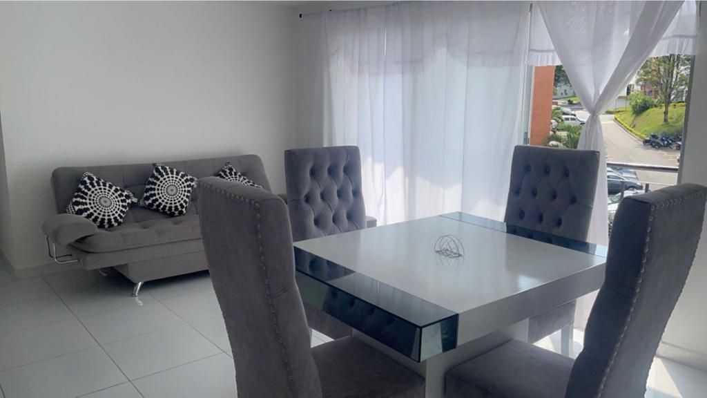 Apartamento en arriendo o venta Risaralda Pereira Bosques De Cantabria 70 m2 Habitaciones 3 Baños 2 Garajes 1 Precio venta $275000000 Precio arriendo $1600000