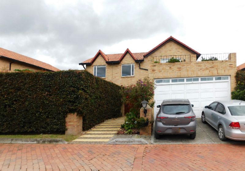 Casa en venta Cundinamarca Chía Kinsay 339 m2 Habitaciones 3 Baños 4 Garajes 4 Precio $2000000000