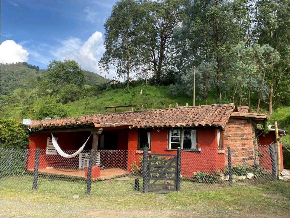 Casa Campestre en arriendo Antioquia La Estrella La Estrella 120 m2 Habitaciones 2 Baños 2 Garajes 2 Precio $3200000