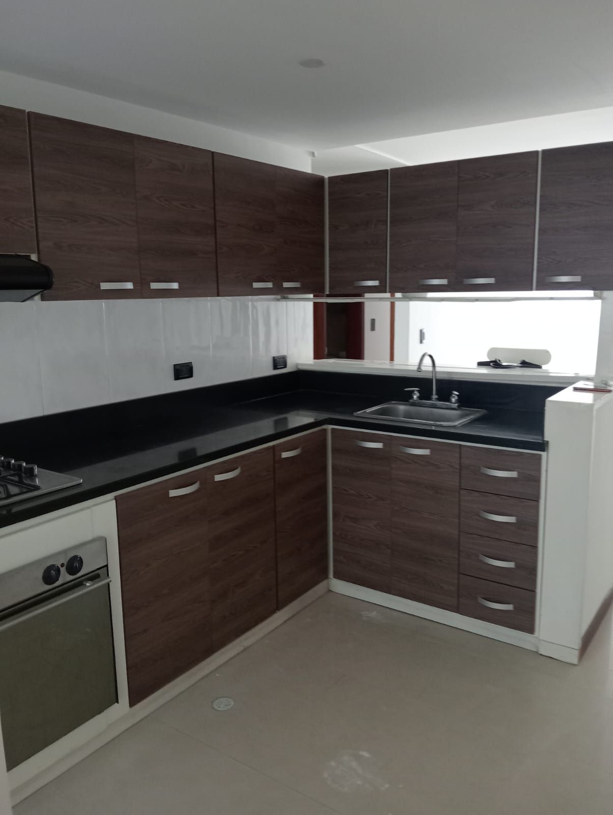 Apartamento en arriendo Valle Del Cauca Cali Urbanización Ciudad Jardín 80 m2 Habitaciones 2 Baños 2 Garajes 1 Precio $2500000