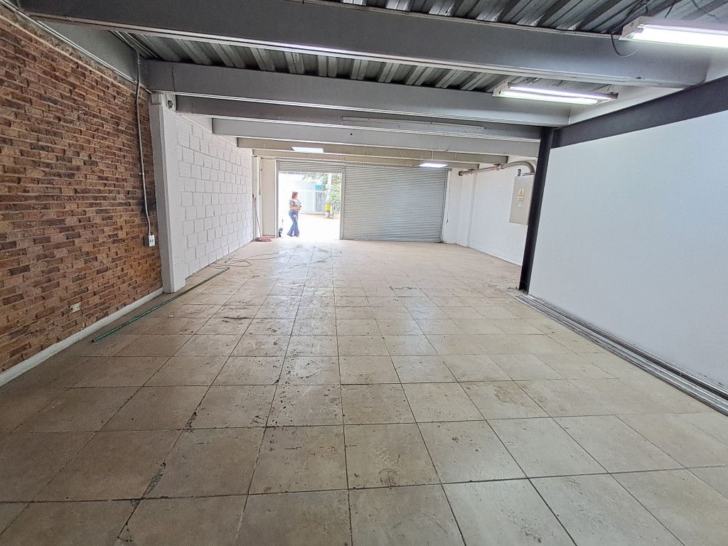 Bodega en arriendo Antioquia Medellín Tenche 156 m2 Habitaciones 0 Baños 3 Garajes 0 Precio $10500000