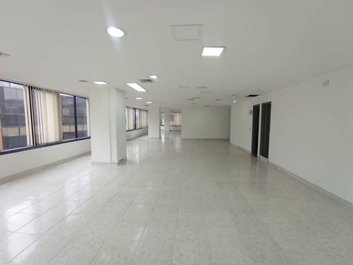 Oficina en arriendo Antioquia Medellín Alejandria 160 m2 Habitaciones 0 Baños 2 Garajes 5 Precio $13000000