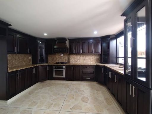 Casa en arriendo Antioquia Sabaneta Sabaneta 400 m2 Habitaciones 5 Baños 5 Garajes 4 Precio $8500000