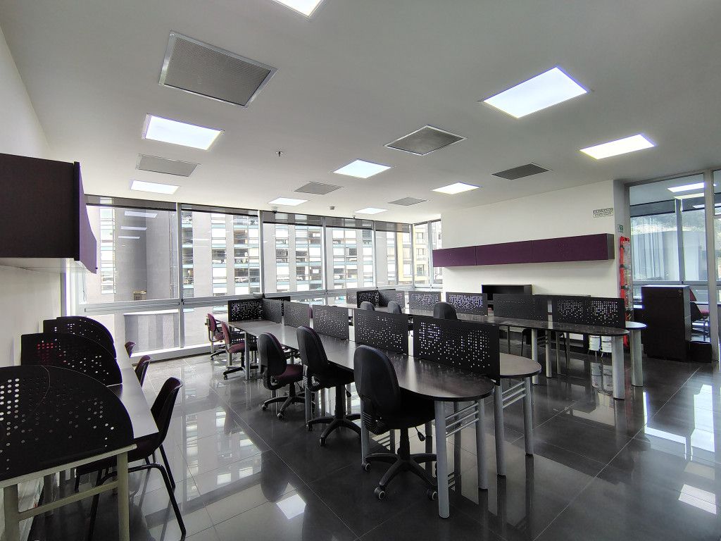 Oficina en venta Cundinamarca Bogotá Cerro San Cristobal Alto 105 m2 Habitaciones 0 Baños 0 Garajes 2 Precio $820000000