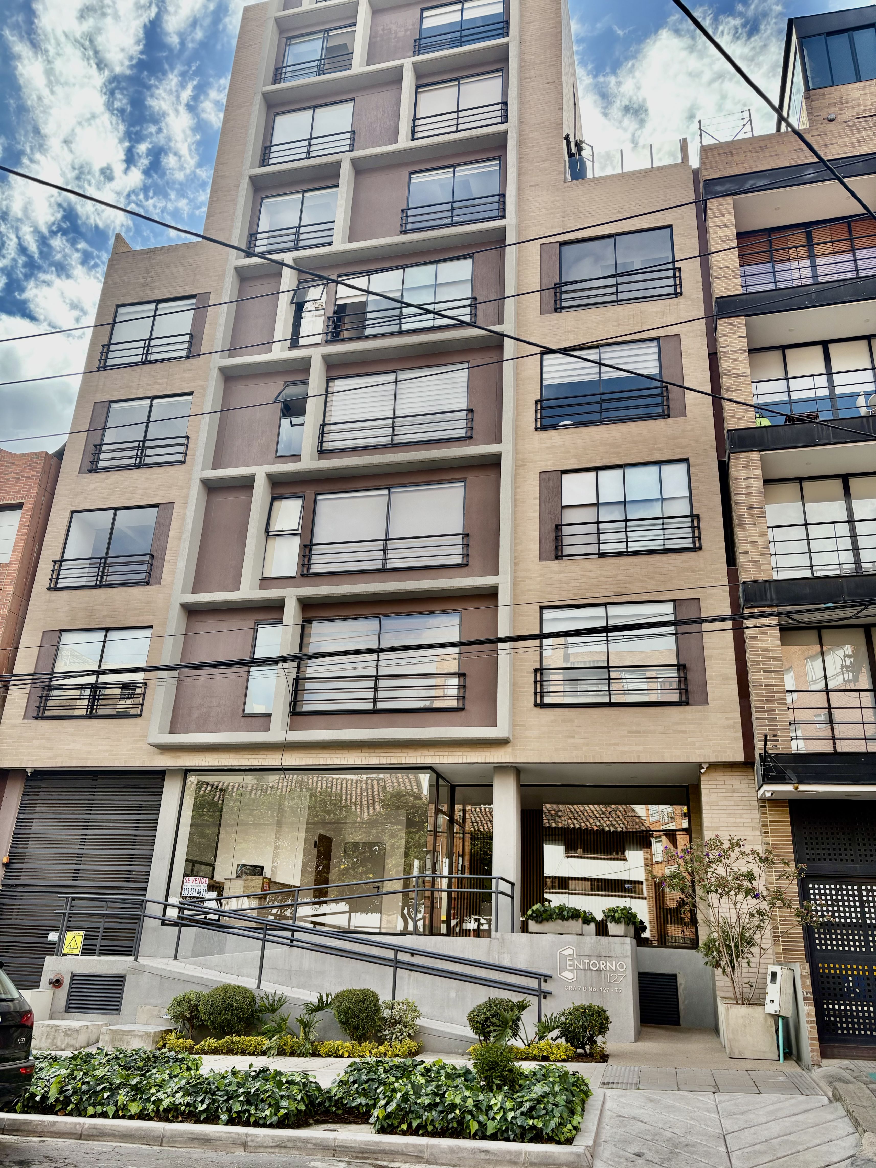 Apartaestudio en arriendo Cundinamarca Bogotá Cjr Entorno 127 39 m2 Habitaciones 1 Baños 2 Garajes 1 Precio $2650000