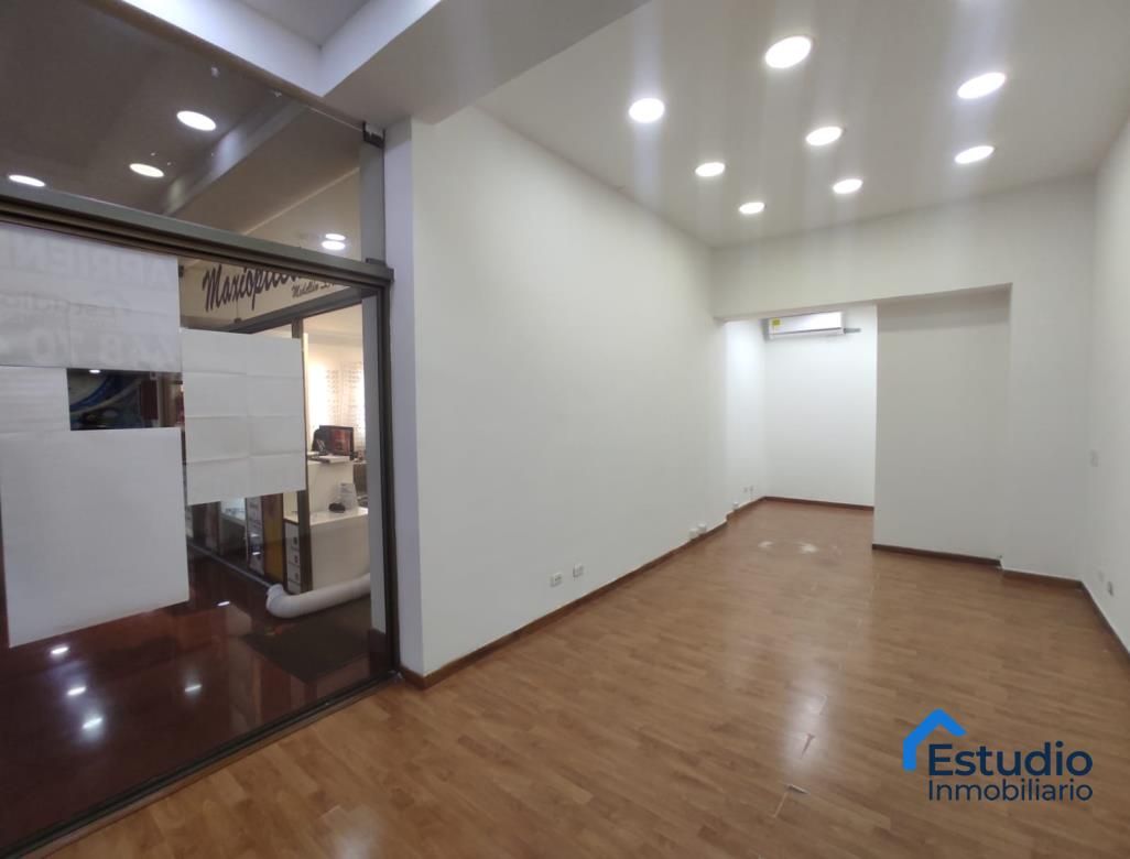 Local Comercial en venta Antioquia Medellín La Candelaria 28 m2 Habitaciones 0 Baños 1 Garajes 0 Precio $310000000