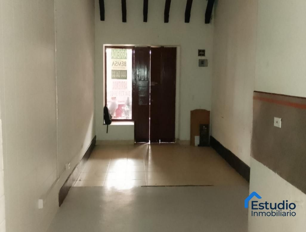 Local Comercial en venta Antioquia Medellín La Candelaria 29 m2 Habitaciones 0 Baños 1 Garajes 0 Precio $340000000