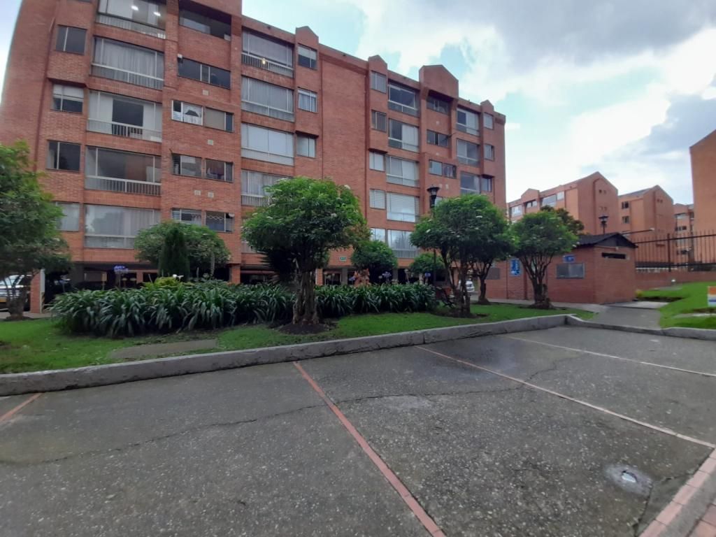 Apartamento en arriendo Cundinamarca Bogotá Mirandela 74 m2 Habitaciones 3 Baños 2 Garajes 1 Precio $2150200