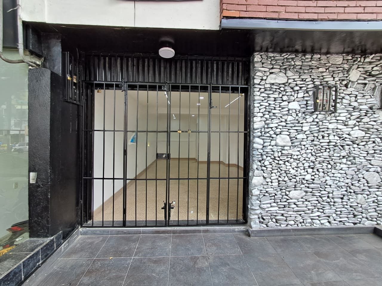 Local en arriendo Antioquia Medellín El Velodromo 35 m2 Habitaciones 0 Baños 1 Garajes 0 Precio $3950000