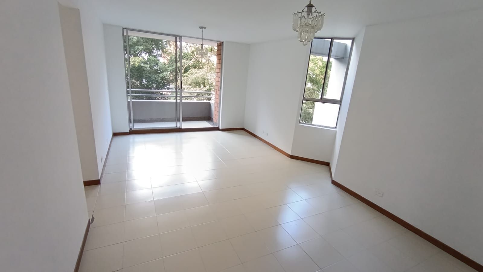 Apartamento en arriendo Antioquia Medellín La Castellana 90 m2 Habitaciones 3 Baños 2 Garajes 1 Precio $3200000