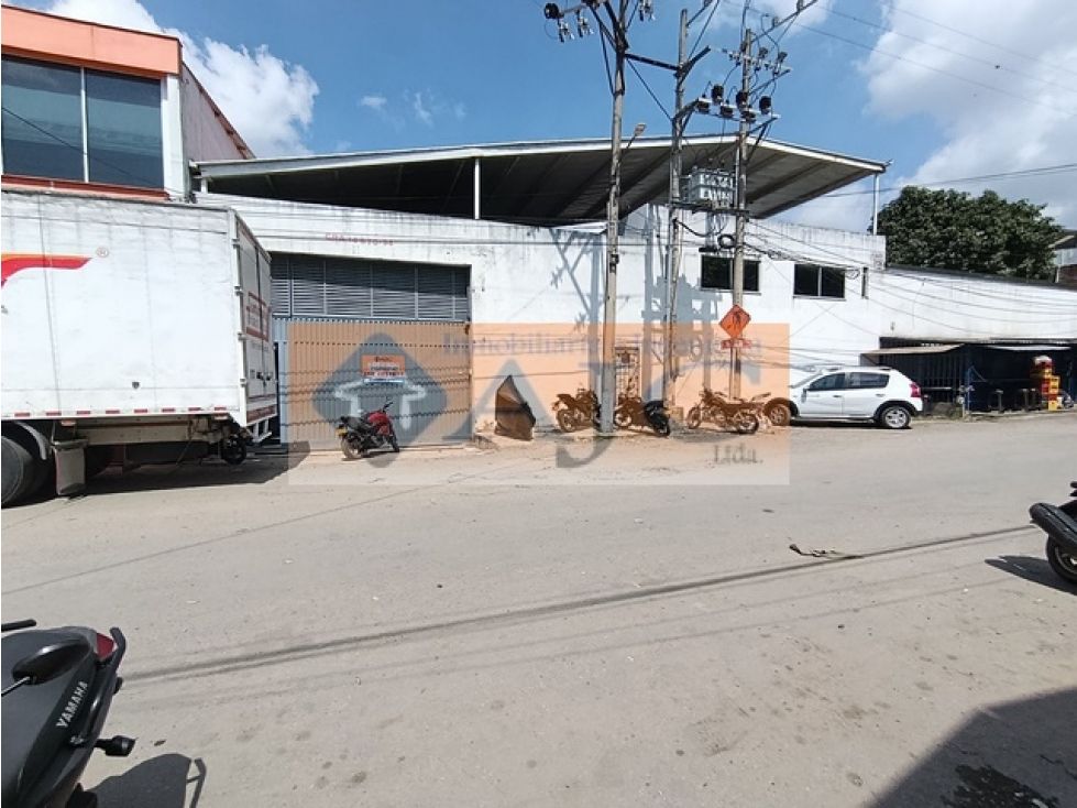 Bodega en arriendo Santander Girón La Esmeralda 1025 m2 Habitaciones 0 Baños 3 Garajes 0 Precio $25000000