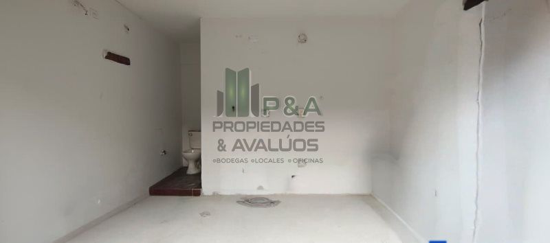 Local en arriendo Antioquia Itagüí San Fernando 12 m2 Habitaciones 0 Baños 1 Garajes 0 Precio $3000000