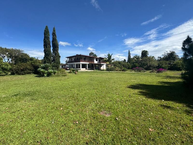 Finca en arriendo Antioquia Rionegro Rionegro 420 m2 Habitaciones 8 Baños 8 Garajes 0 Precio $15000000