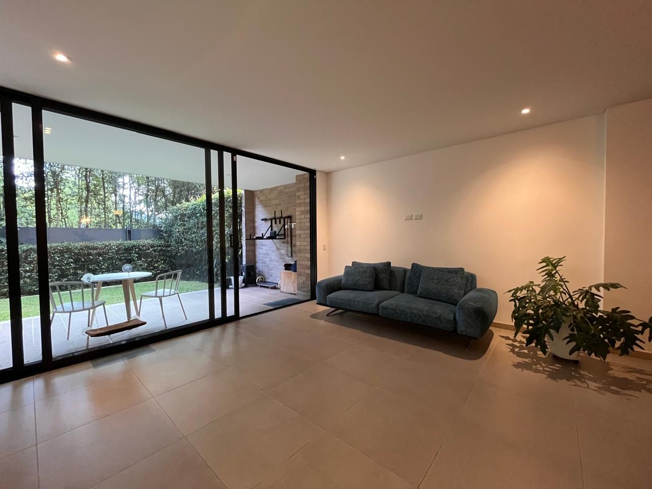 Casa en venta Antioquia Envigado La Mesa 225 m2 Habitaciones 3 Baños 4 Garajes 4 Precio $2200000000