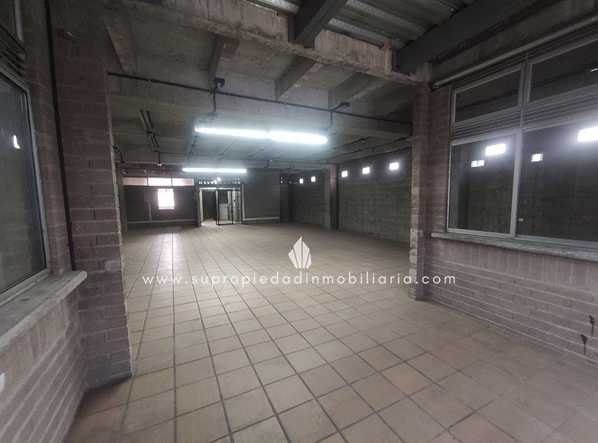 Bodega en arriendo Antioquia Medellín Urbanizacion Palma 30 220 m2 Habitaciones 0 Baños 4 Garajes 0 Precio $5800000