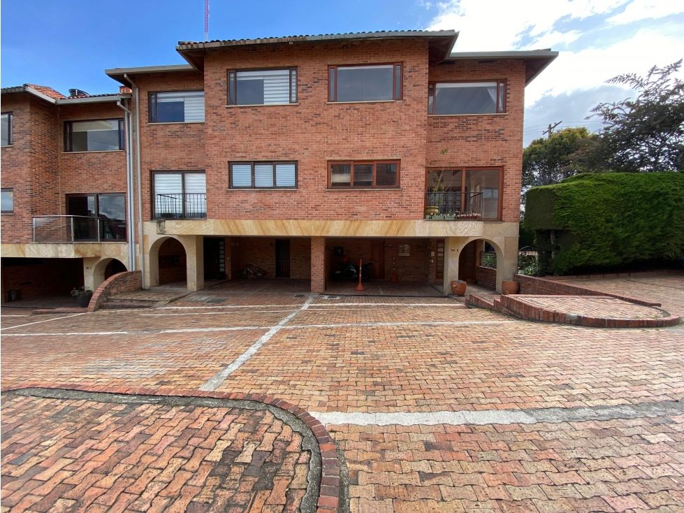 Casa en arriendo Cundinamarca Bogotá Casa Blanca Suba 250 m2 Habitaciones 4 Baños 5 Garajes 3 Precio $8067000