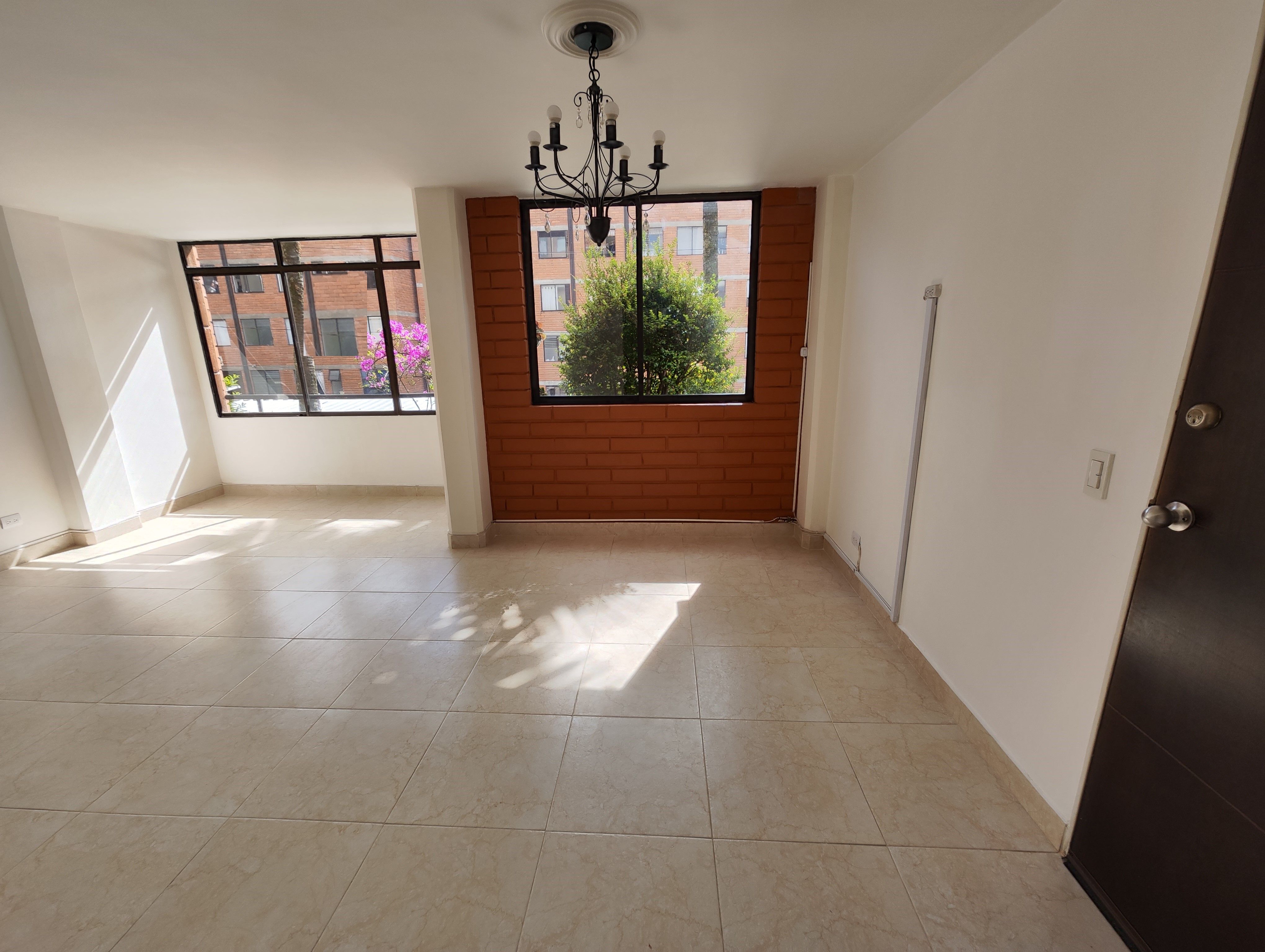 Apartamento en arriendo Antioquia Medellín Simesa 70 m2 Habitaciones 2 Baños 2 Garajes 1 Precio $2800000