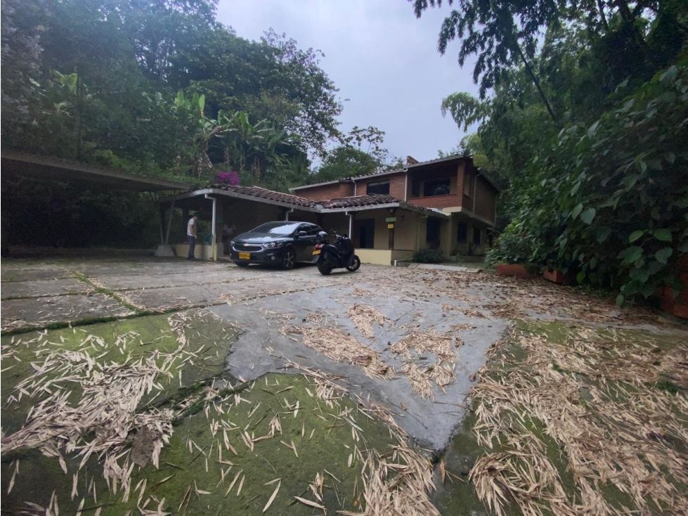 Casa Campestre en venta Antioquia Envigado El Salado 320 m2 Habitaciones 4 Baños 6 Garajes 6 Precio $2500000000